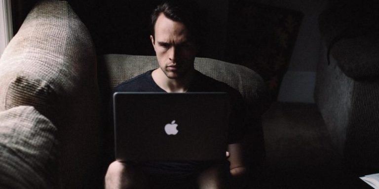 Bloggers: How To Discover And Write About The Next Big Trend In Business